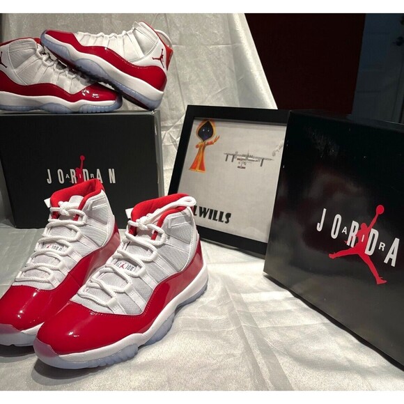 Nike Air Jordan Retro 11 XI Cherry White Black Varsity Red 2022 Men Size 9.5 main image 5